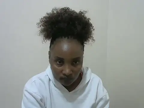 StacyGee24 online show from 10/04/25, 05:05