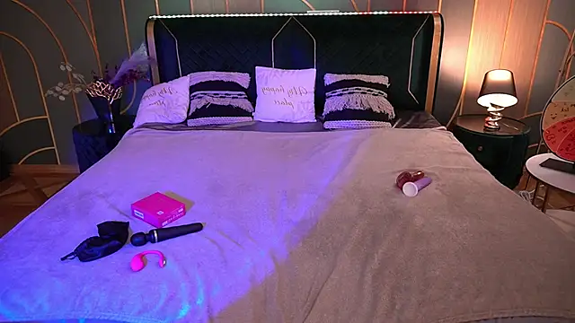 MonAmourrrR online show from 10/03/25, 05:59