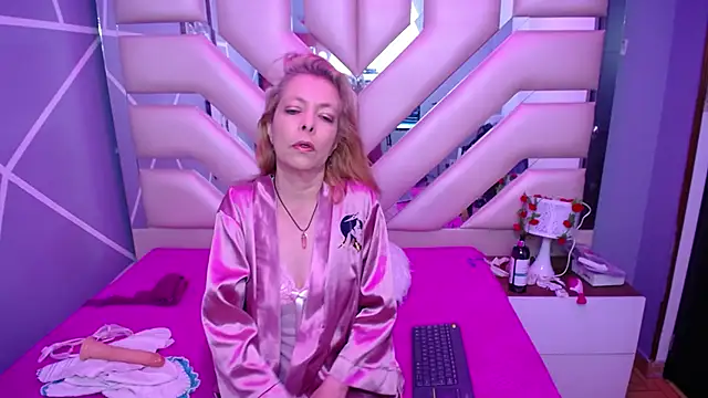 sophia ny online show from 02/20/25, 10:37