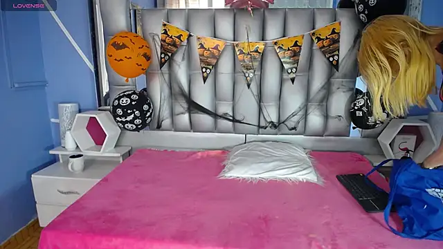 sophia ny online show from 10/30/25, 01:45