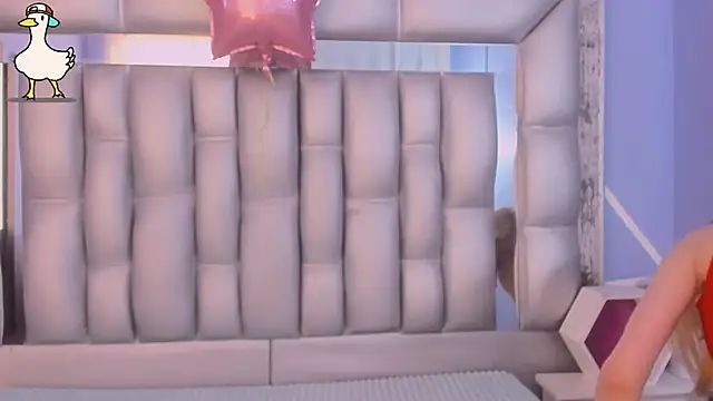 sophia ny online show from 11/08/25, 01:44