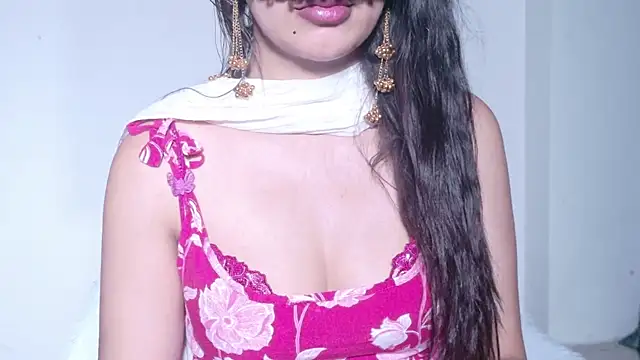 Snapshot of Aashika-Kaur chatting on 07/05/26, 04:41 Aashika-Kaur online show from 07/05/26, 04:41