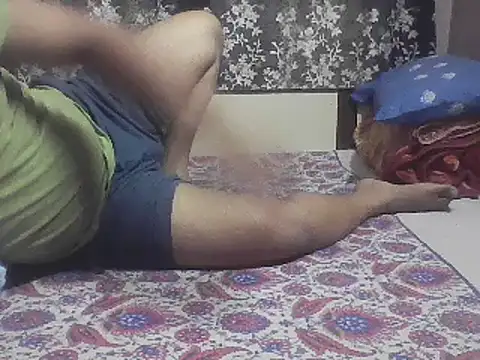 Snapshot of LoVer04All chatting on 12/25/24, 09:34 LoVer04All online show from 12/25/24, 09:34