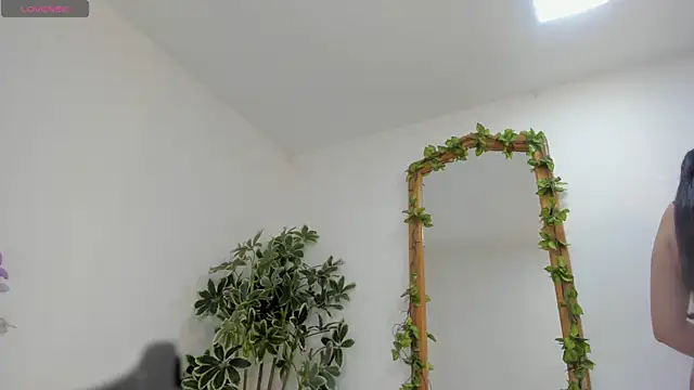 BarbaraKnox  online show from 10/27/25, 10:03