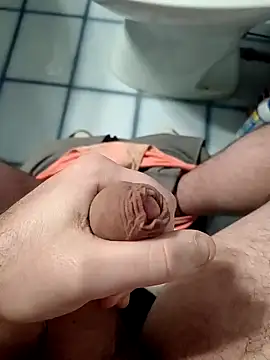 Snapshot of Durovoglioso2 chatting on 02/23/25, 11:55 Durovoglioso2 online show from 02/23/25, 11:55