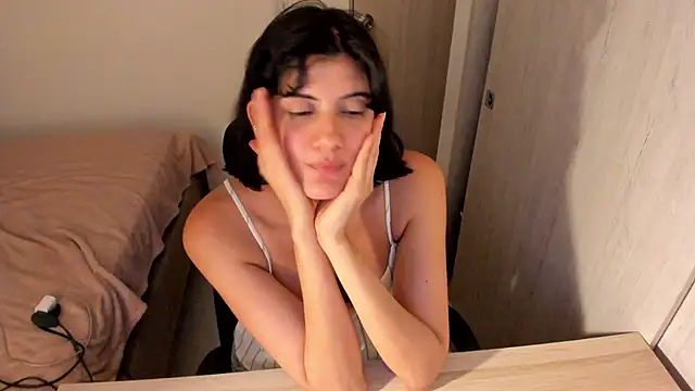 misstoya online show from 06/18/26, 09:14