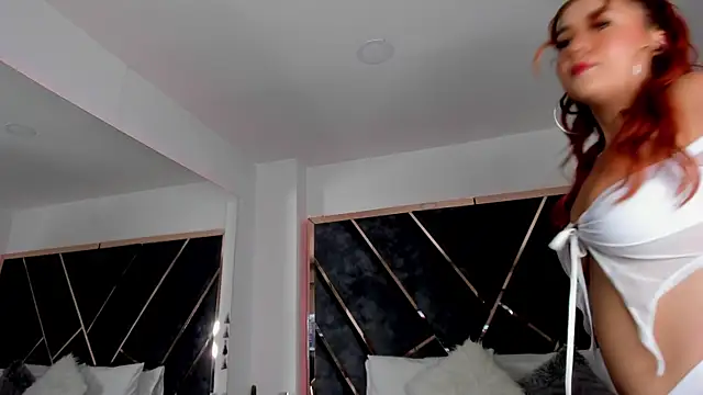 Snapshot of ChloeConnorr chatting on 01/14/25, 12:11 ChloeConnorr online show from 01/14/25, 12:11