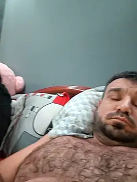 Snapshot of Futacisu chatting on 12/15/25, 10:14 Futacisu online show from 12/15/25, 10:14