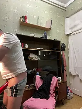 Snapshot of Ariel_Ari chatting on 02/23/25, 03:18 Ariel Ari online show from 02/23/25, 03:18