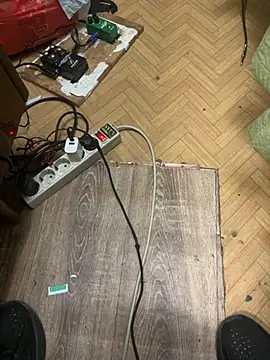 Snapshot of Ariel_Ari chatting on 11/11/25, 10:43 Ariel Ari online show from 11/11/25, 10:43