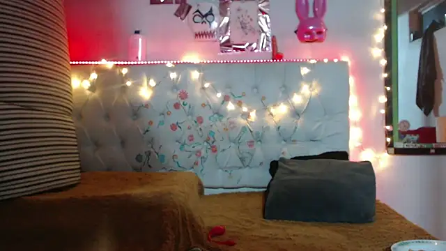 Snapshot of abbysuggar_ chatting on 03/01/25, 04:26 abbysuggar online show from 03/01/25, 04:26