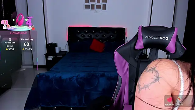 Snapshot of Meghan_As chatting on 10/10/25, 02:49 Meghan As online show from 10/10/25, 02:49