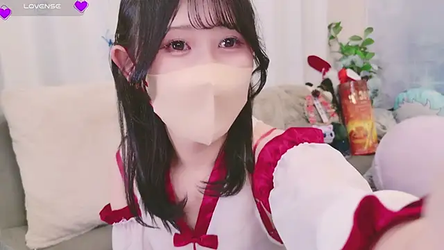 Snapshot of Conatsu chatting on 01/01/25, 12:44 Conatsu online show from 01/01/25, 12:44