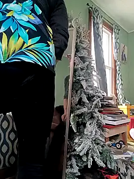 Snapshot of Bigloggz chatting on 01/05/26, 08:34 Bigloggz online show from 01/05/26, 08:34