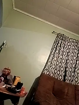 Snapshot of Bigloggz chatting on 01/13/26, 06:40 Bigloggz online show from 01/13/26, 06:40