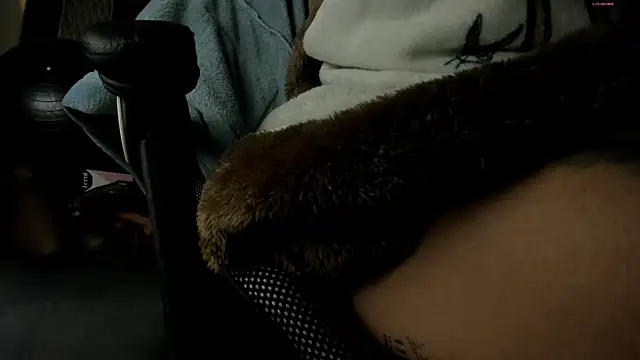 selene red  online show from 10/22/25, 01:55