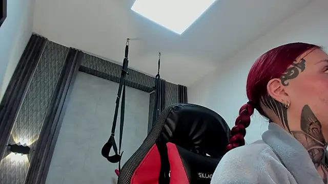 selene red  online show from 03/02/26, 05:08