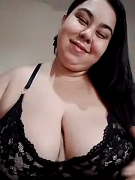 Snapshot of DadaHgata28 chatting on 12/17/25, 01:17 DadaHgata28 online show from 12/17/25, 01:17