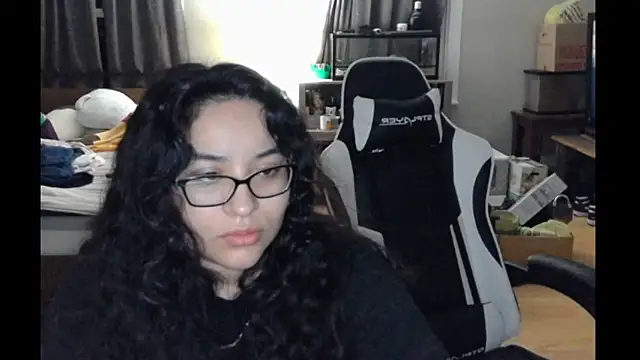 Snapshot of Elliewgfs chatting on 03/18/25, 01:53 Elliewgfs online show from 03/18/25, 01:53