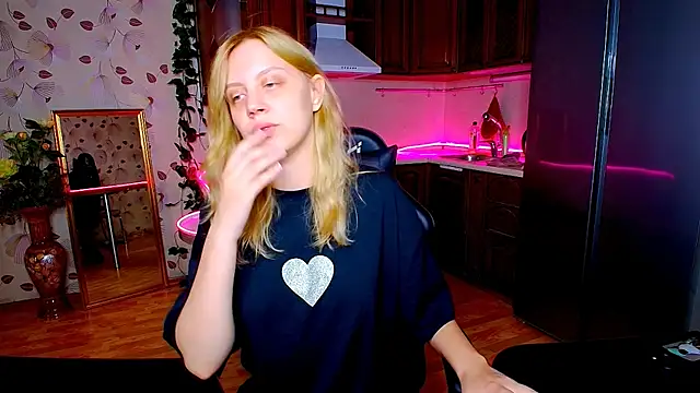 Snapshot of SexyNadi chatting on 10/02/25, 08:21 SexyNadi online show from 10/02/25, 08:21