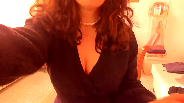 Snapshot of Evademarville chatting on 02/13/25, 10:02 Evademarville online show from 02/13/25, 10:02