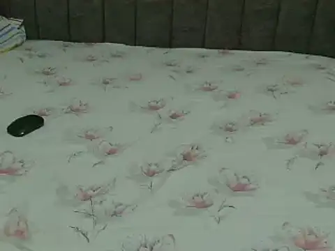 Snapshot of miss-seductive chatting on 02/08/25, 06:22 miss-seductive online show from 02/08/25, 06:22