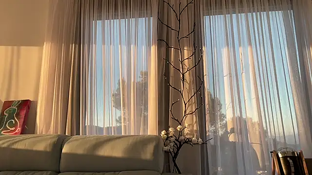 Mika Miller online show from 11/18/25, 04:00