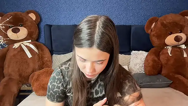 Mika Miller online show from 04/15/26, 06:48