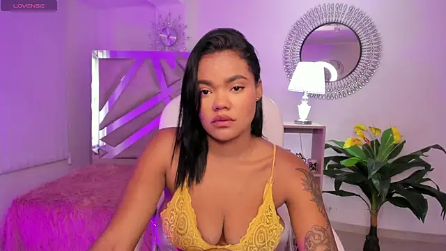 Snapshot of madisson_davon chatting on 12/16/24, 01:22 madisson davon online show from 12/16/24, 01:22