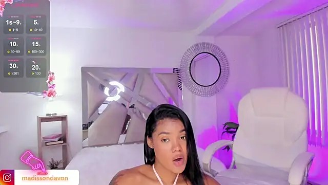 Snapshot of madisson_davon chatting on 01/03/25, 04:59 madisson davon online show from 01/03/25, 04:59