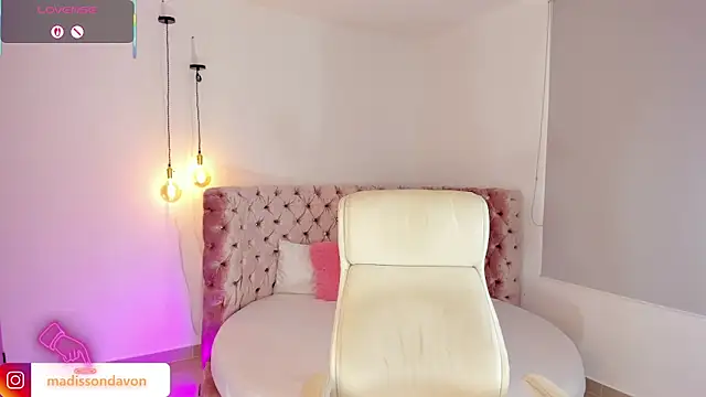 Snapshot of madisson_davon chatting on 10/07/25, 08:06 madisson davon online show from 10/07/25, 08:06