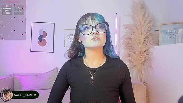 Snapshot of Sweet_Namii chatting on 11/24/25, 07:46 Sweet Namii online show from 11/24/25, 07:46