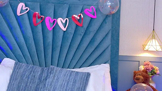 Snapshot of Camille_Torres chatting on 02/14/25, 02:12 Camille Torres online show from 02/14/25, 02:12