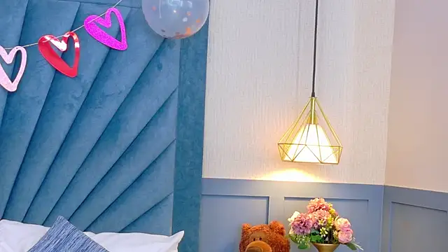 Snapshot of Camille_Torres chatting on 02/19/25, 01:17 Camille Torres online show from 02/19/25, 01:17