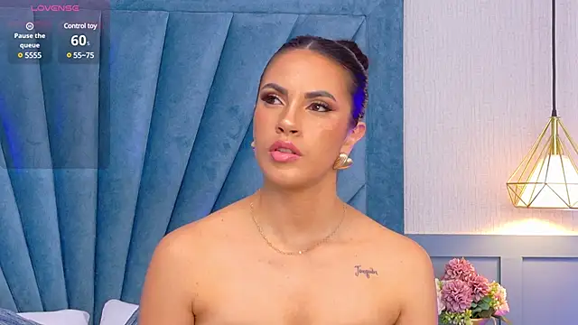 Snapshot of Camille_Torres chatting on 02/26/25, 12:58 Camille Torres online show from 02/26/25, 12:58