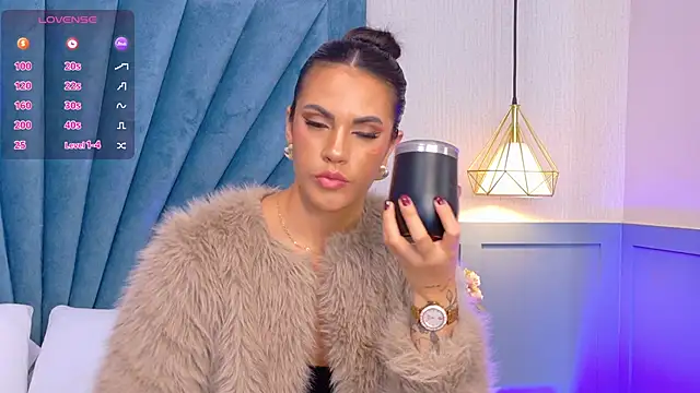 Snapshot of Camille_Torres chatting on 02/26/25, 04:03 Camille Torres online show from 02/26/25, 04:03