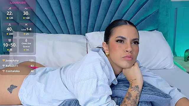 Snapshot of Camille_Torres chatting on 03/15/25, 05:04 Camille Torres online show from 03/15/25, 05:04