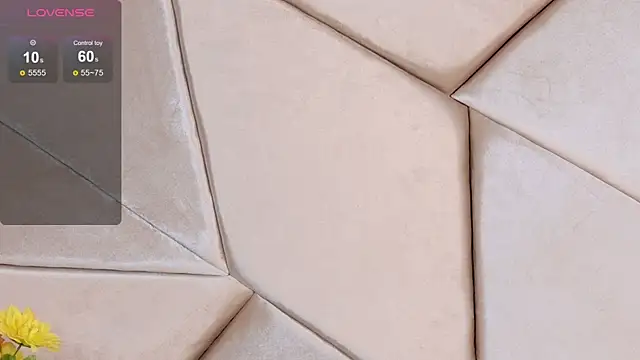 Snapshot of Camille_Torres chatting on 10/01/25, 01:06 Camille Torres online show from 10/01/25, 01:06