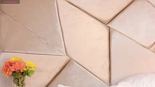 Snapshot of Camille_Torres chatting on 10/03/25, 02:14 Camille Torres online show from 10/03/25, 02:14