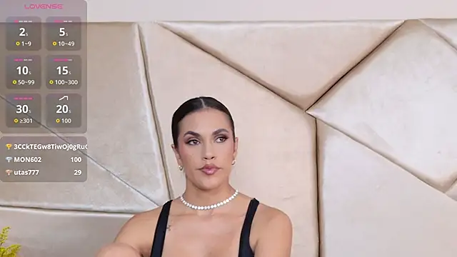 Snapshot of Camille_Torres chatting on 10/17/25, 03:14 Camille Torres online show from 10/17/25, 03:14