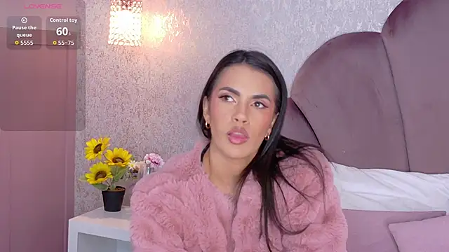 Snapshot of Camille_Torres chatting on 11/13/25, 12:37 Camille Torres online show from 11/13/25, 12:37