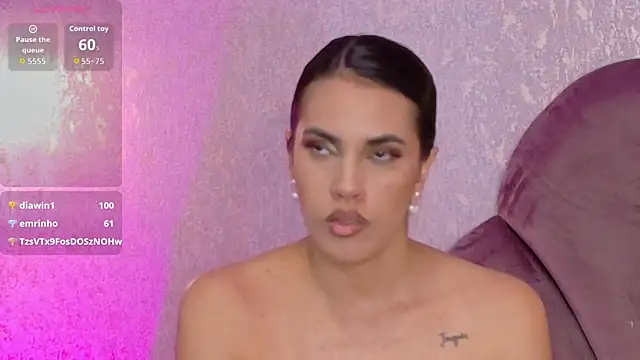 Snapshot of Camille_Torres chatting on 12/04/25, 02:04 Camille Torres online show from 12/04/25, 02:04