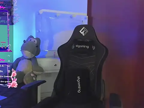 maika28 online show from 04/15/26, 01:29