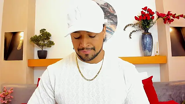 Snapshot of MikeEstevess chatting on 12/05/24, 10:56 MikeEstevess online show from 12/05/24, 10:56