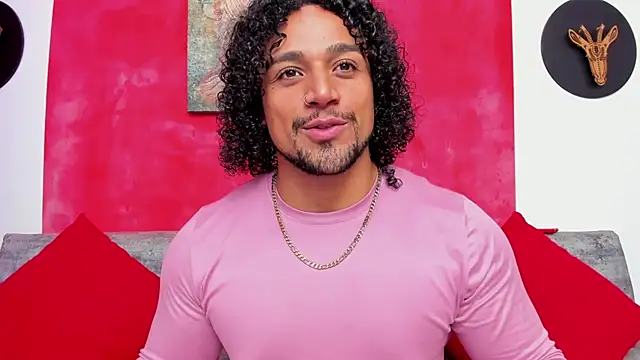 Snapshot of MikeEstevess chatting on 01/05/25, 01:24 MikeEstevess online show from 01/05/25, 01:24