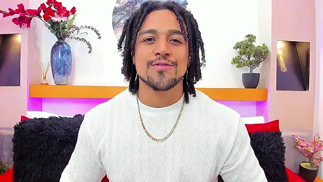 Snapshot of MikeEstevess chatting on 01/30/25, 06:35 MikeEstevess online show from 01/30/25, 06:35