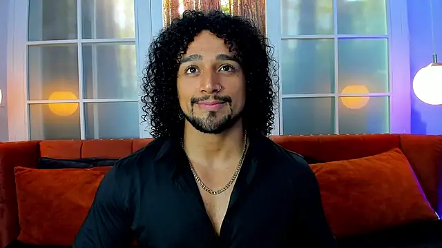 Snapshot of MikeEstevess chatting on 02/08/25, 01:44 MikeEstevess online show from 02/08/25, 01:44