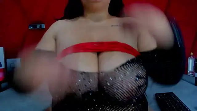 Snapshot of Thyna_Smithx69 chatting on 01/31/25, 11:24 Thyna Smithx69 online show from 01/31/25, 11:24