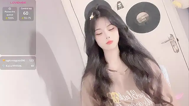 Qedgjwyz1 online show from 03/12/25, 11:42