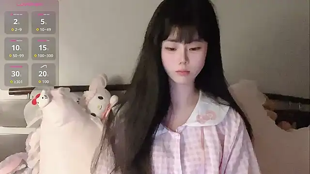 Qedgjwyz1 online show from 04/12/26, 09:31